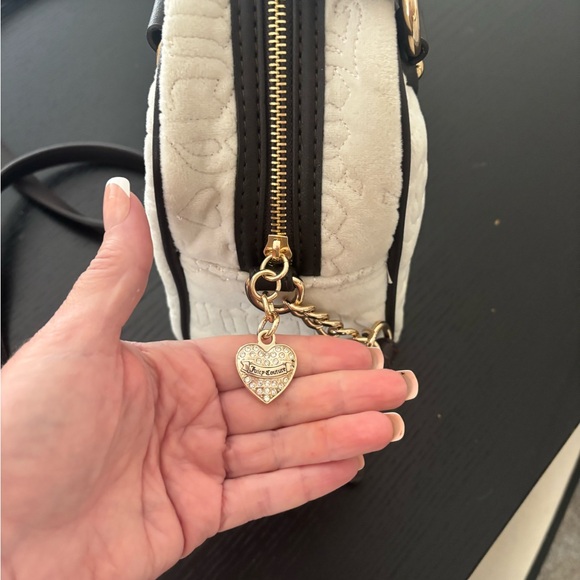 Juicy Couture White and Pink Quilted Handbag - Picture 7 of 12